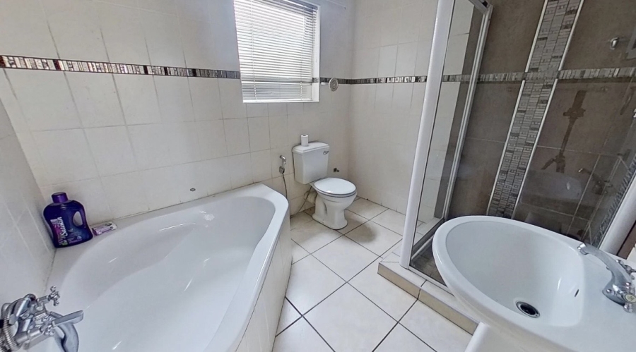 5 Bedroom Property for Sale in Doringkruin North West